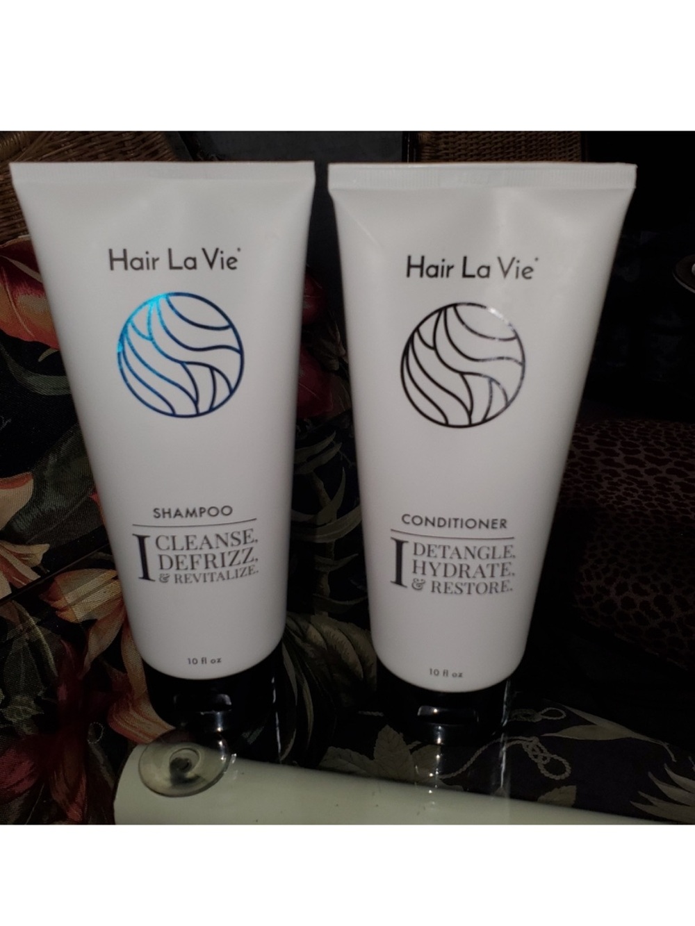 Hair La Vie' Shampoo and Conditioner defrizz detangle 9 oz Set